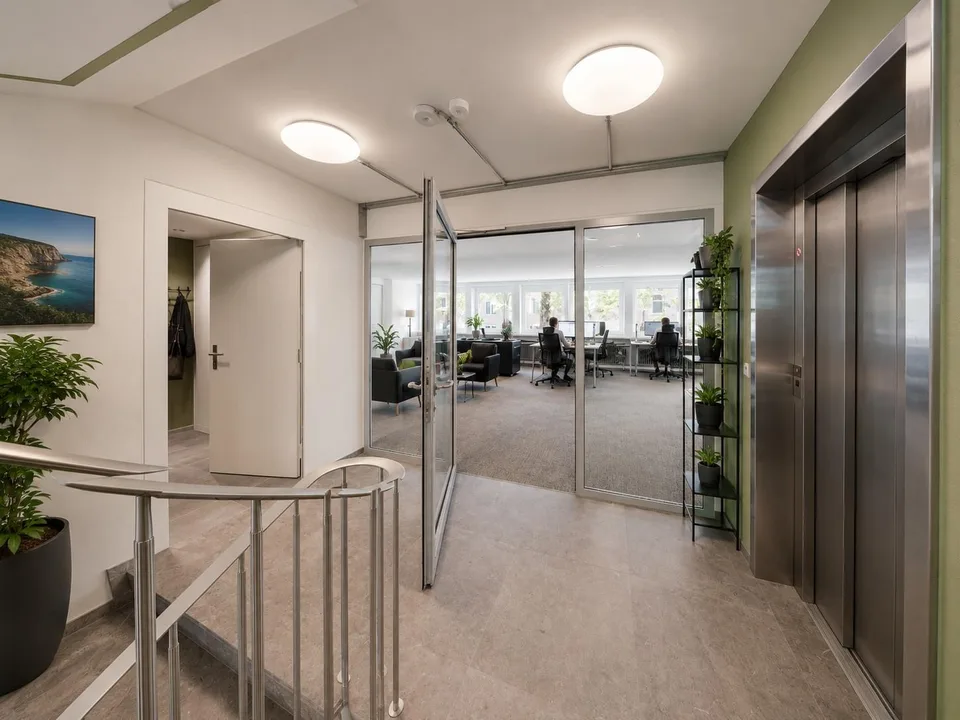 «THE FUTURE IS GREEN» beim Zürich HB - Exklusive Attika-Büros mit T...
