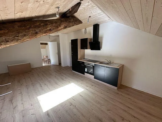 3 1/2-Zimmer-Mansarden-Wohnung im Dachgeschoss an ruhiger, zentrale...