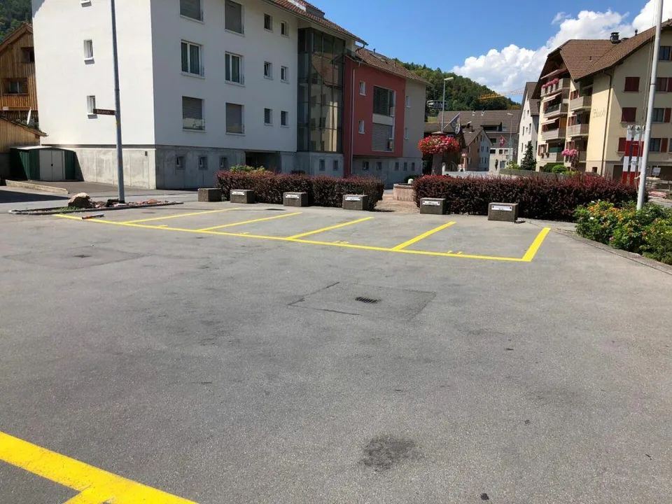 Aussenparkplatz in Mels