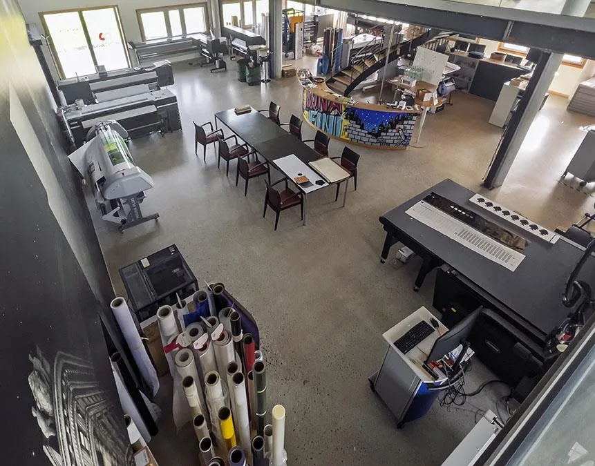 Vielseitige Gewerbefläche in Jegenstorf: Heller Showroom mit ca. 23...