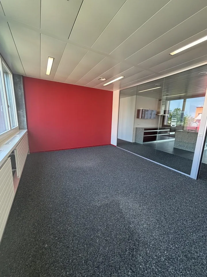 Moderne Bürofläche mit Top-Anbindung 384.2 m² im Minergie®-Standard – foto 12 di 13