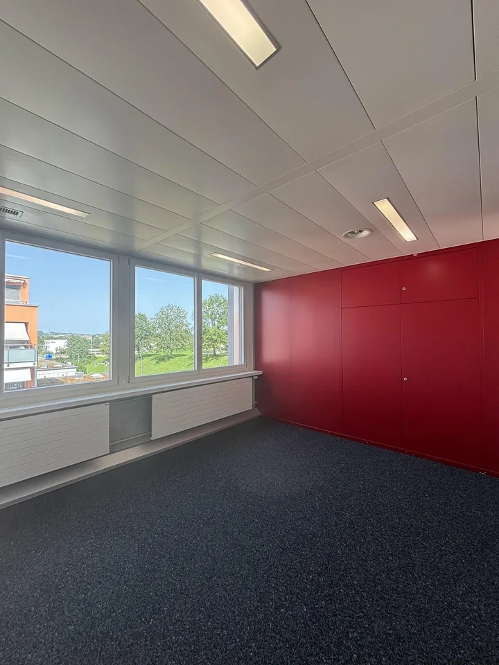 Moderne Bürofläche mit Top-Anbindung 384.2 m² im Minergie®-Standard – foto 10 di 13