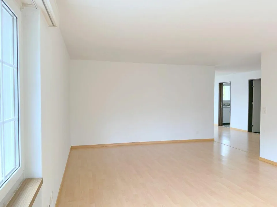 Grosszügige 3.5-Zimmerwohnung mit 2 Balkonen