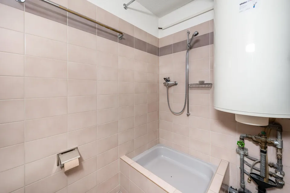 Ihre neue Gewerbemietfläche in der schönen Altstadt von Schaffhausen – foto 11 di 13