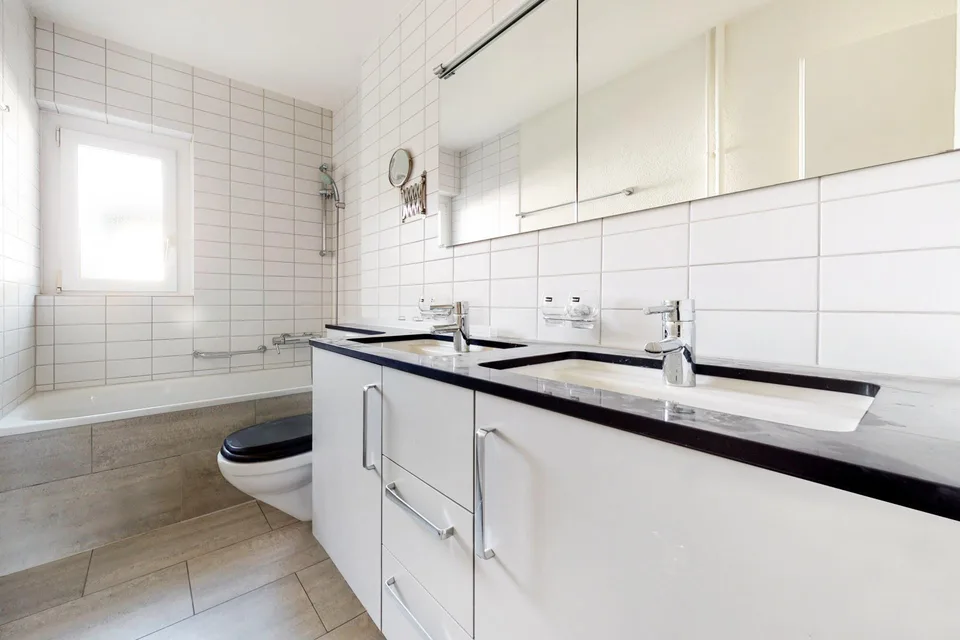 Helle und familienfreundliche 3.5-Zimmer-Wohnung in Rüschlikon