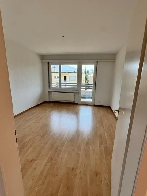 Zu vermieten in ruhigem Quartier helle 5.5 Zimmer Attikawohnung – Foto 7 von 23