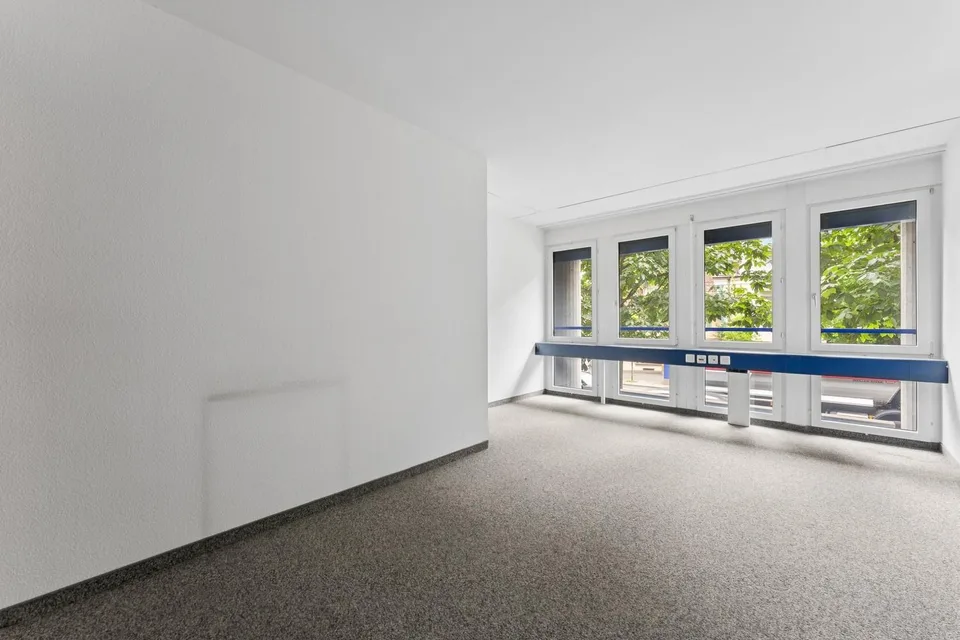 Vielseitige Gewerbe- und Büroflächen an gut sichtbarer Lage – photo 11 sur 13