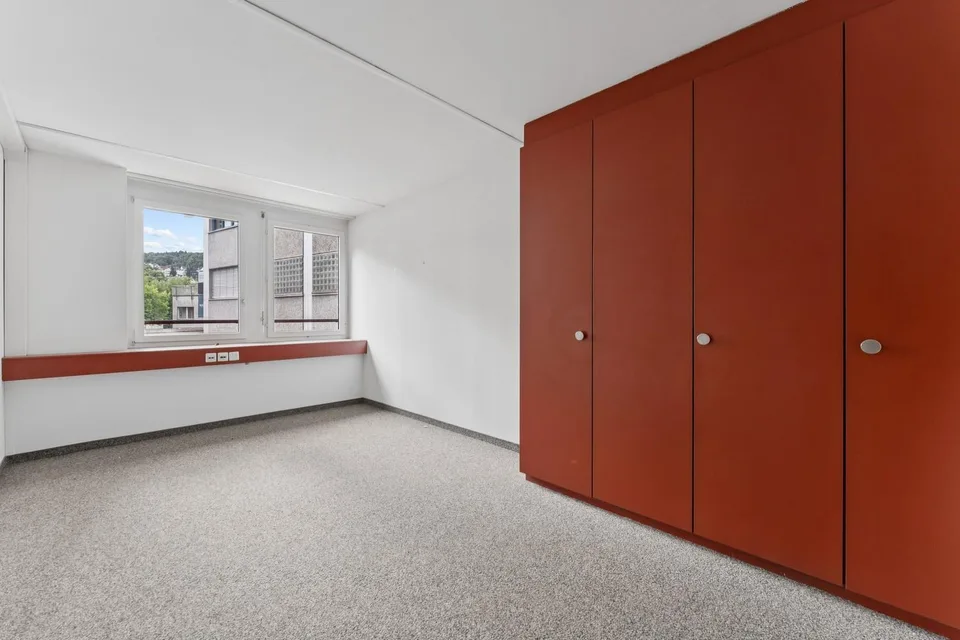Vielseitige Gewerbe- und Büroflächen an gut sichtbarer Lage