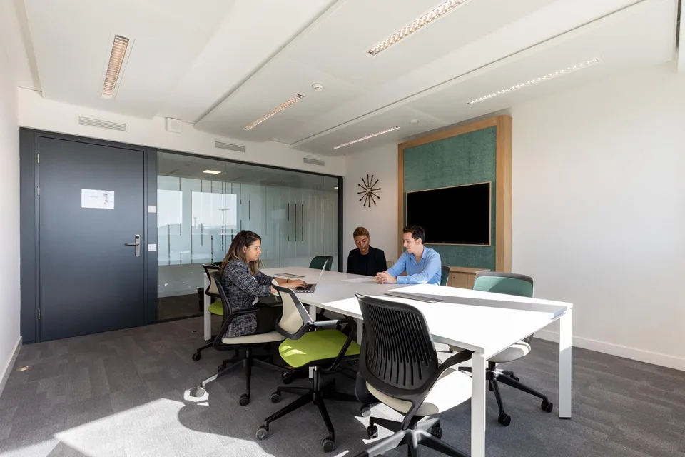 Bureau privé pour 15 à Regus Nations