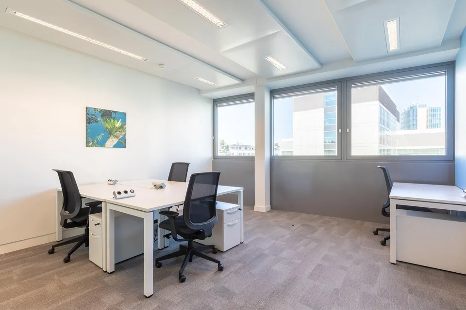Bureau privé pour 4 à Regus Nations
