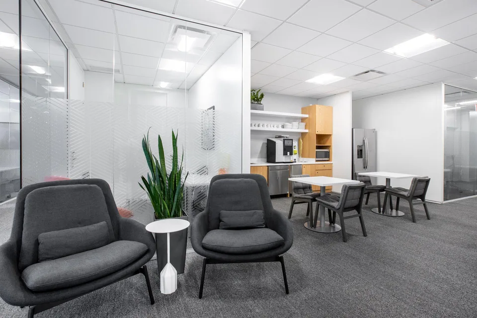Bureau design pour 15 à Spaces Quartier de l'Étang