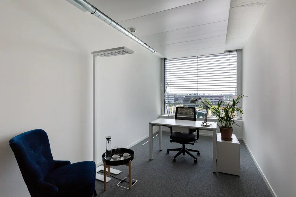 Bureau design pour 2 à Spaces Quartier de l'Étang