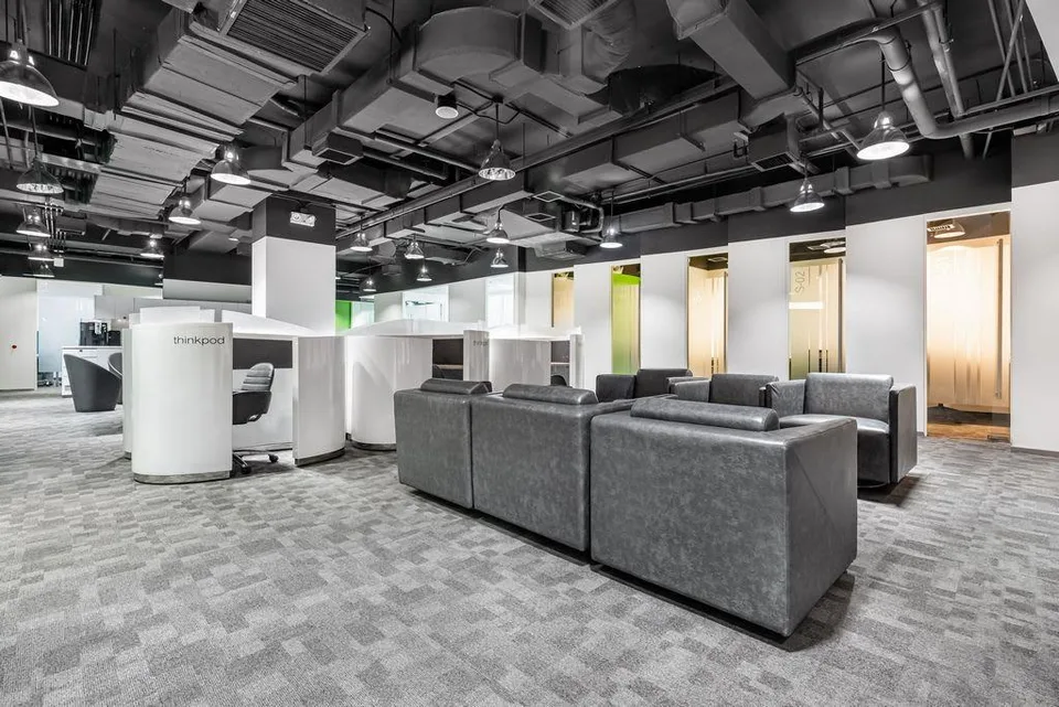 Privater Büroraum für 4 in Regus Spoom Glattpark
