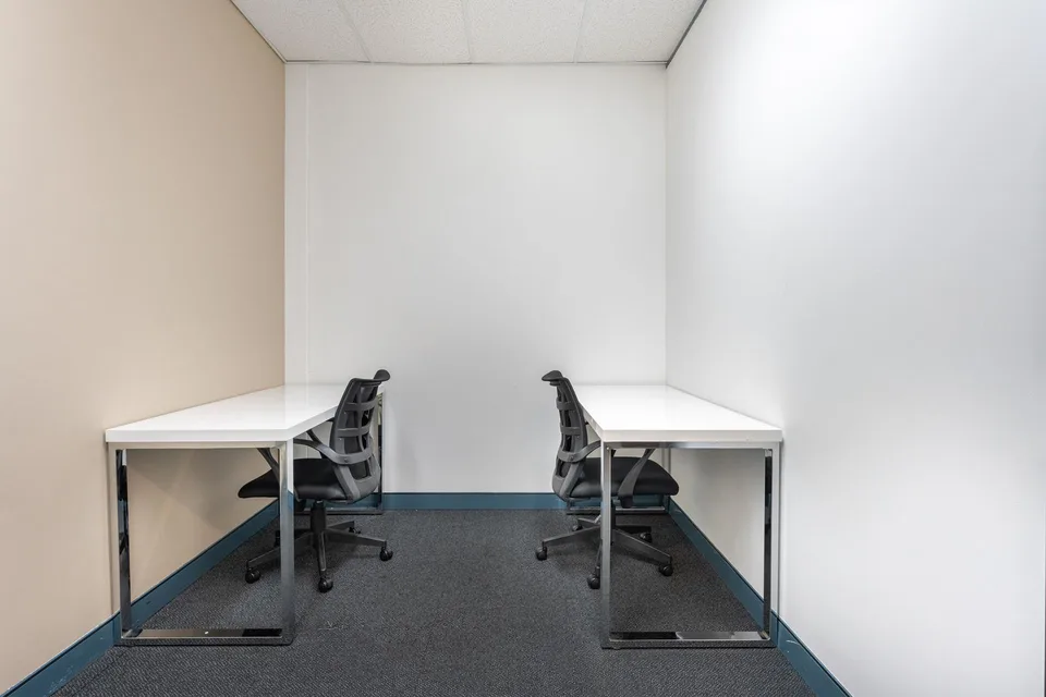 Privater Büroraum für 3 in Regus Spoom Green City, Manegg