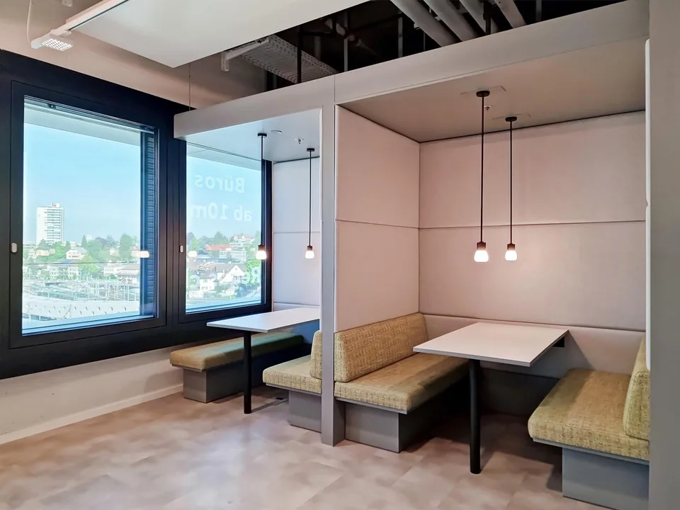 Eigener Schreibtisch in Regus Main Station