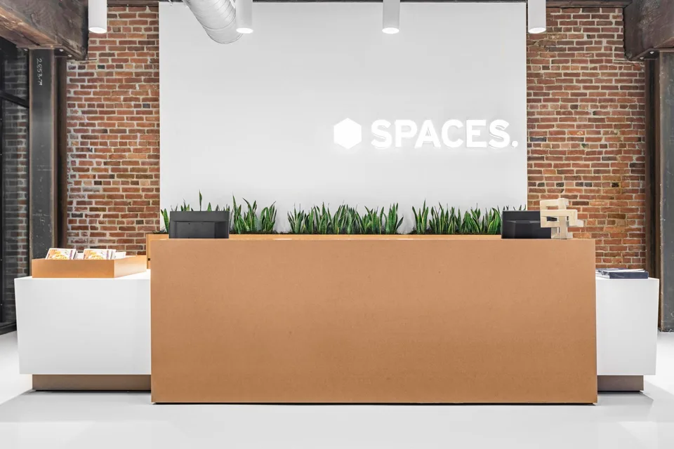Büroräume für 4 in Spaces R2 Tower