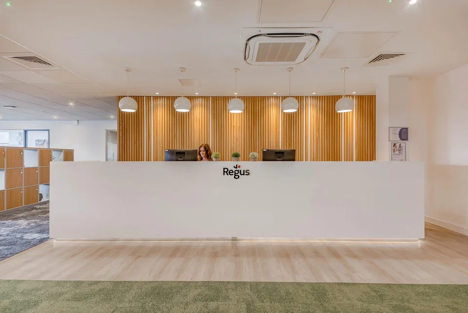 Bureau privé pour 3 à Regus Bessieres