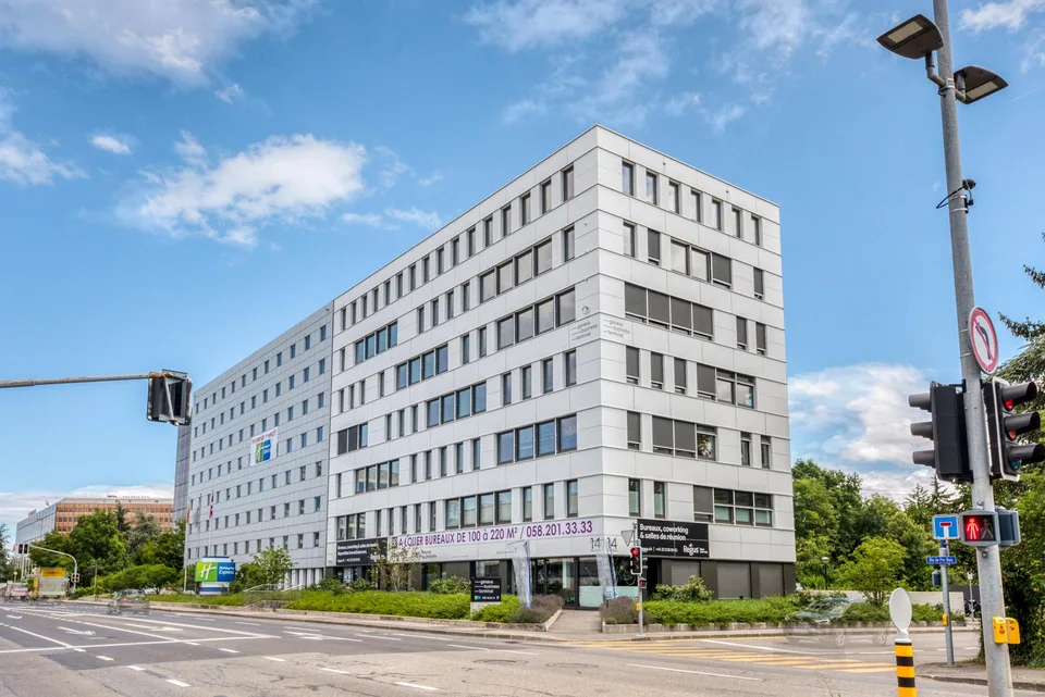Bureau privé pour 3 à Regus Airport