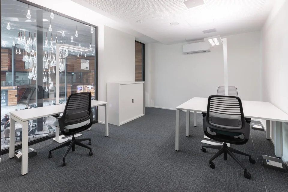 Privater Büroraum für 5 in Regus Stücki Village
