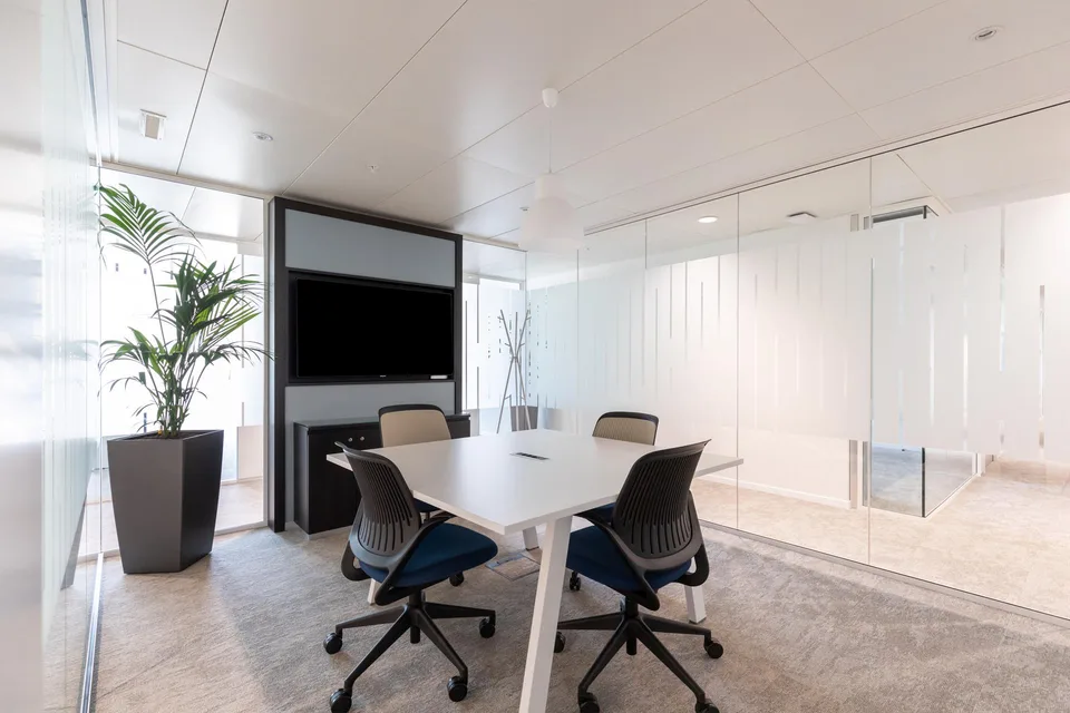 Bureau privé pour 5 à Regus Pont Rouge