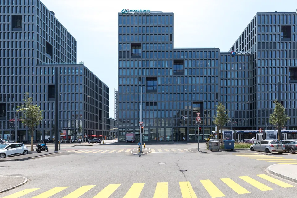 Bureau privé pour 3 à Regus Pont Rouge