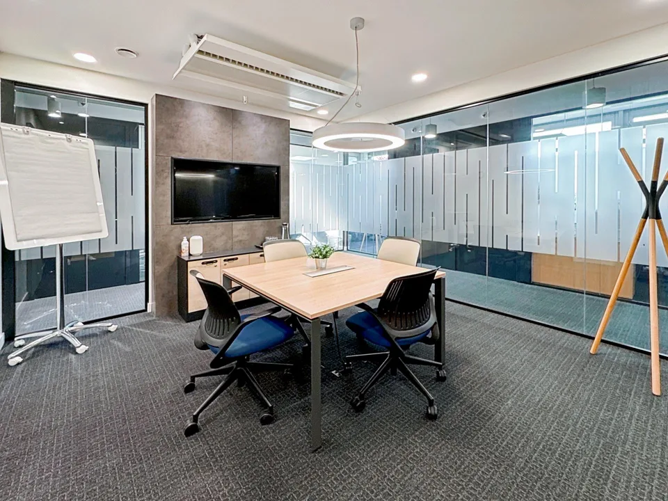 Bureau privé pour 5 à Regus Meyrin