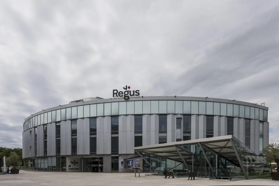 Bureau privé pour 4 à Regus iLife City