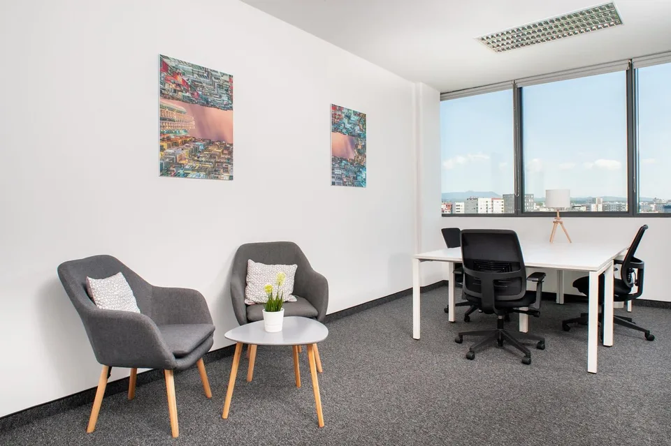 Bureau privé pour 3 à Regus Morges