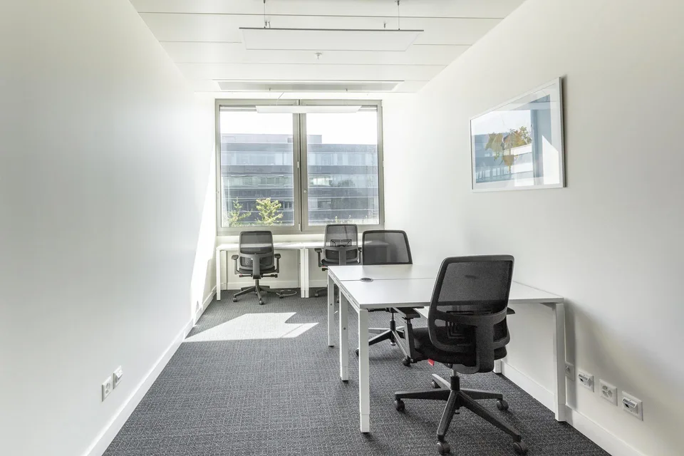Privater Büroraum für 4 in Regus Business Park