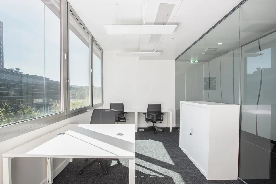 Privater Büroraum für 3 in Regus Business Park