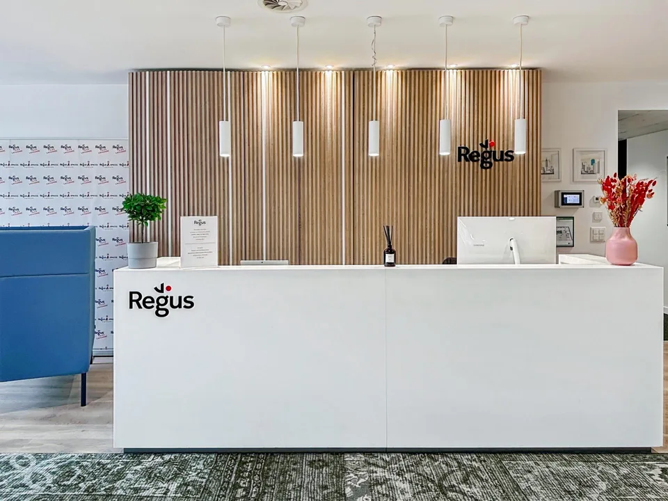 Bureau privé pour 3 à Regus Main Station