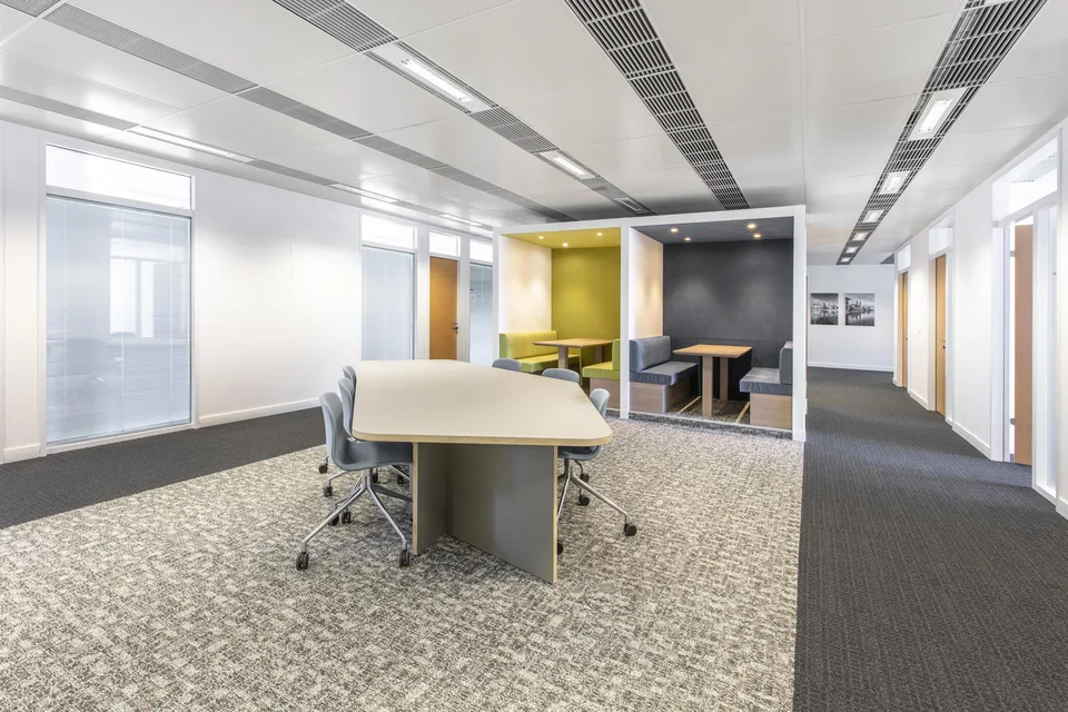 Privater Büroraum für 15 in Regus Baarerstrasse