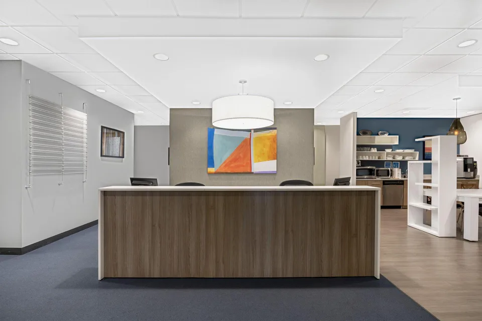 Bureau privé pour 15 à Regus Rhone 8