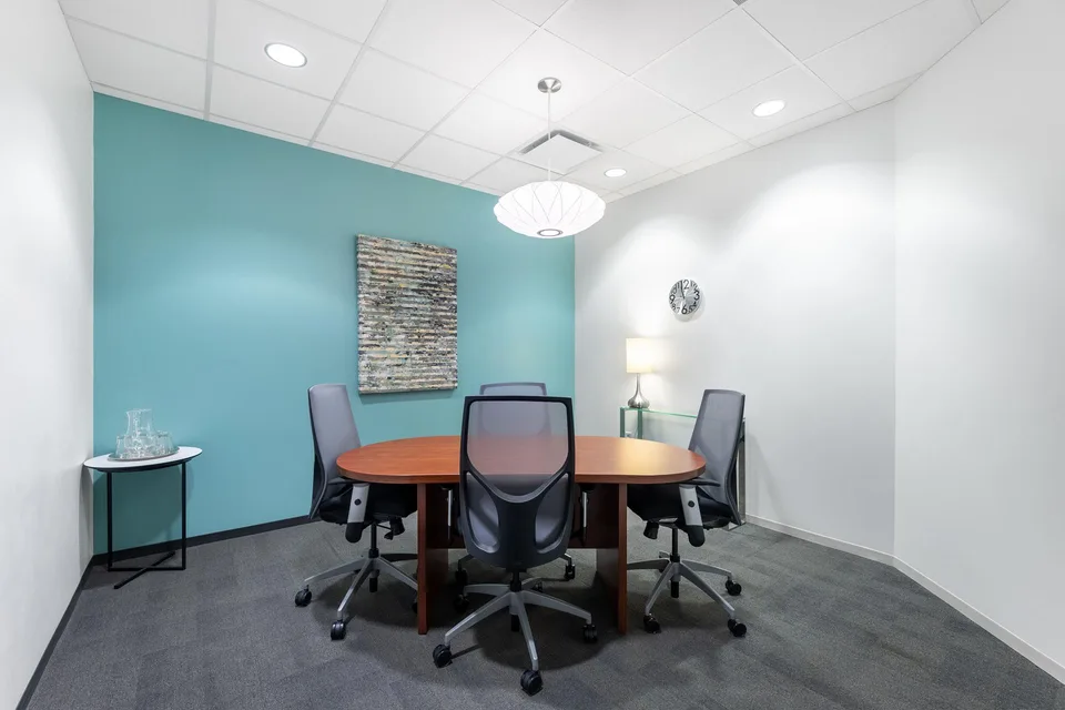 Bureau privé pour 10 à Regus Rhone 8