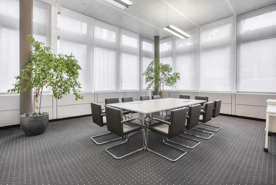 Privater Büroraum für 10 in Regus Dammstrasse