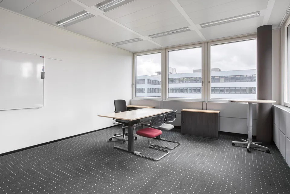 Privater Büroraum für 2 in Regus Dammstrasse