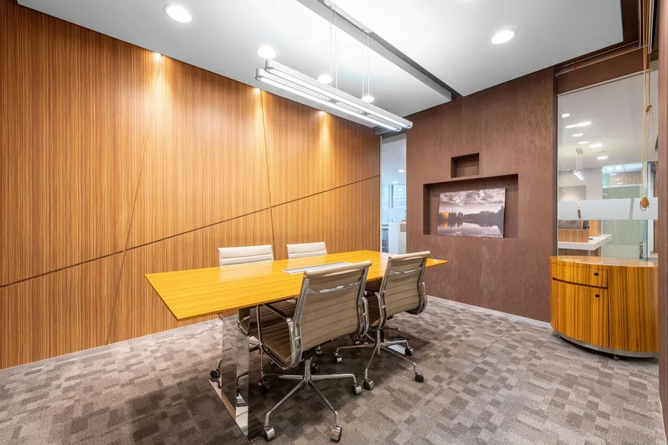 Bureau privé pour 5 à Regus City Flon