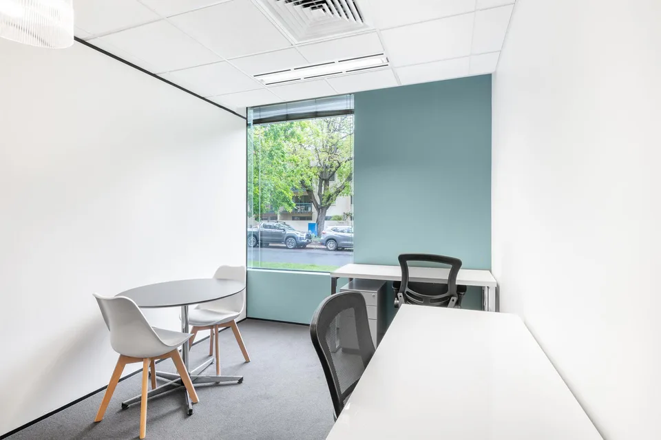 Bureau privé pour 3 à Regus City Flon