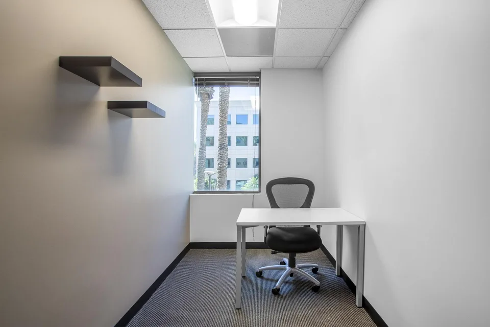 Bureau privé pour 2 à Regus City Flon