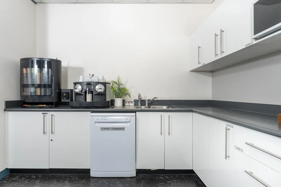 Bureau privé pour 2 à Regus City Flon
