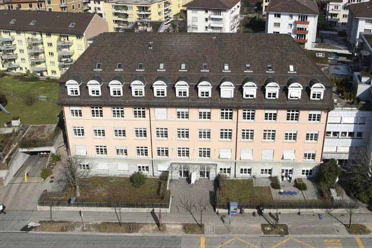 Motorradeinstellplätze zu vermieten