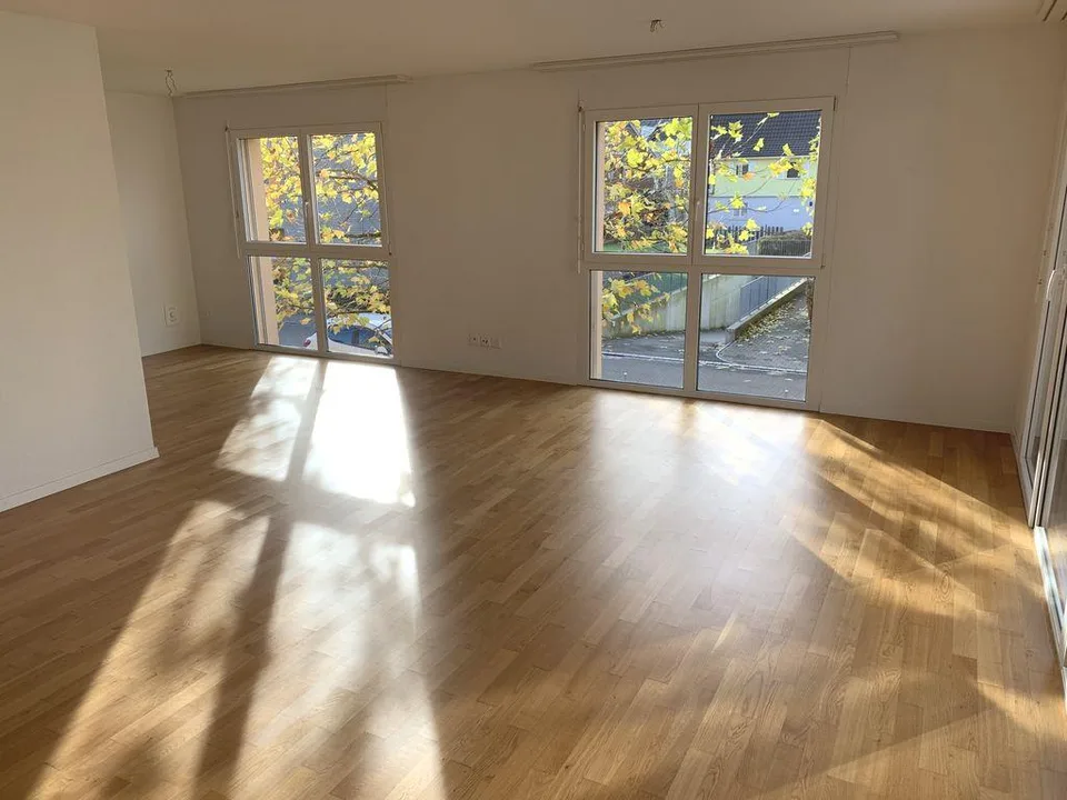 Lichtdurchflutete Wohnung an ruhiger Lage
