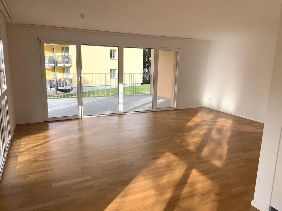 Lichtdurchflutete Wohnung an ruhiger Lage