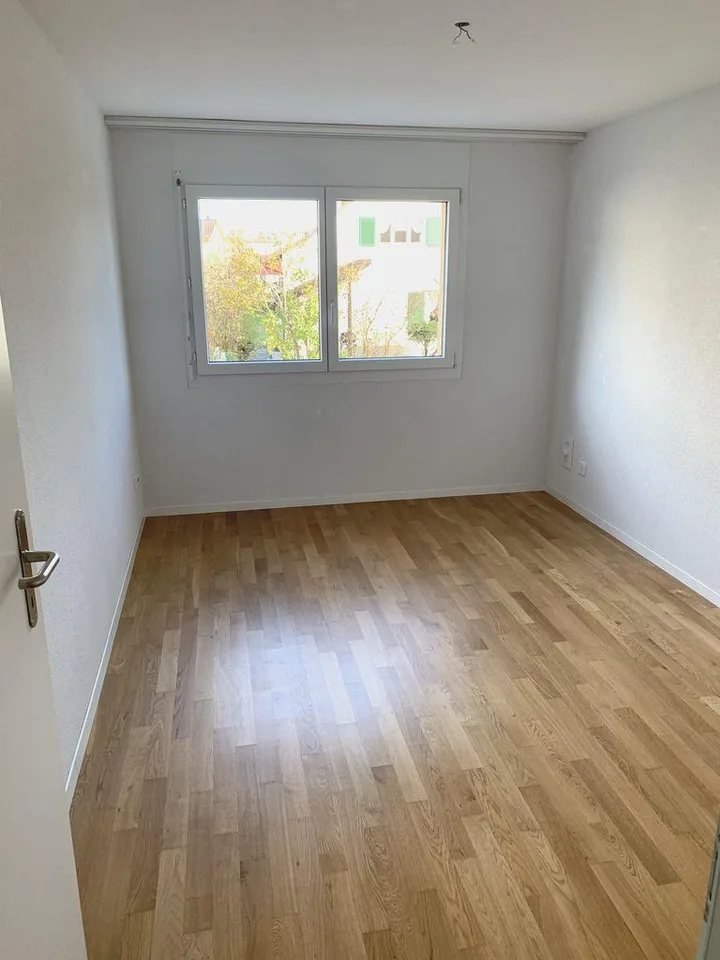 Lichtdurchflutete Wohnung an ruhiger Lage
