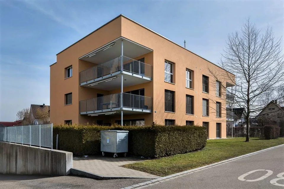 Lichtdurchflutete Wohnung an ruhiger Lage