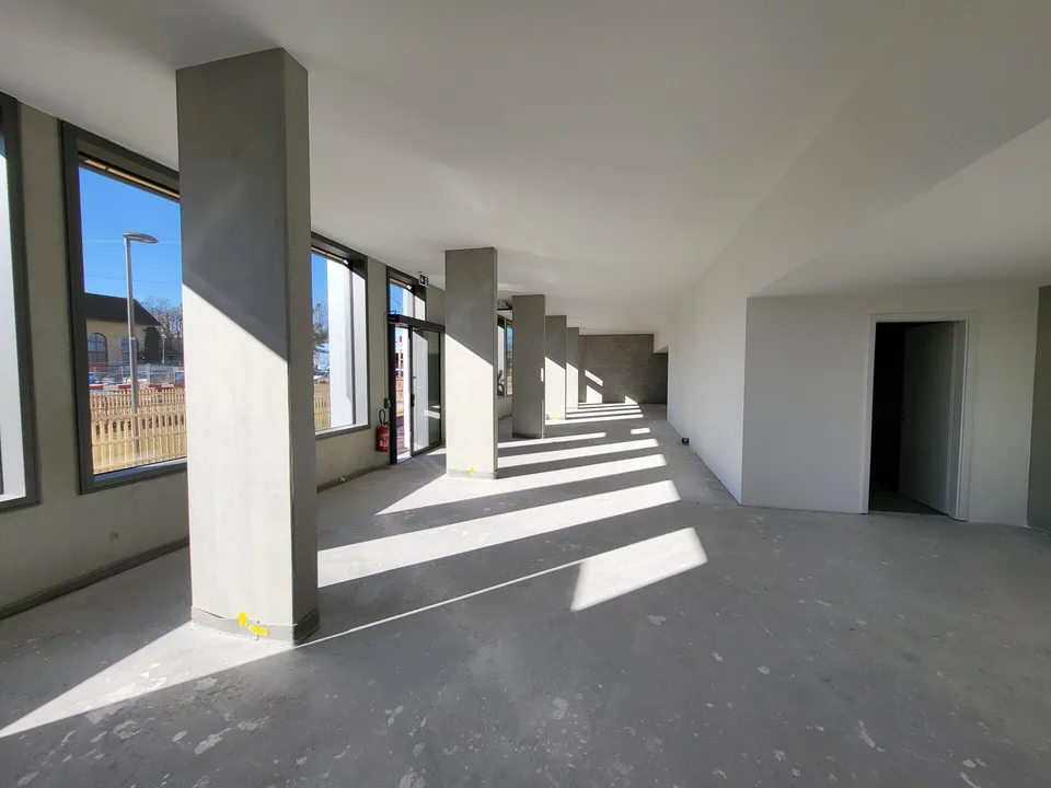 Surface semi-aménagée d'env. 172 m2