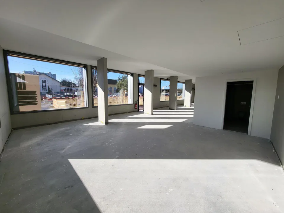 Surface semi-aménagée d'env. 172 m2