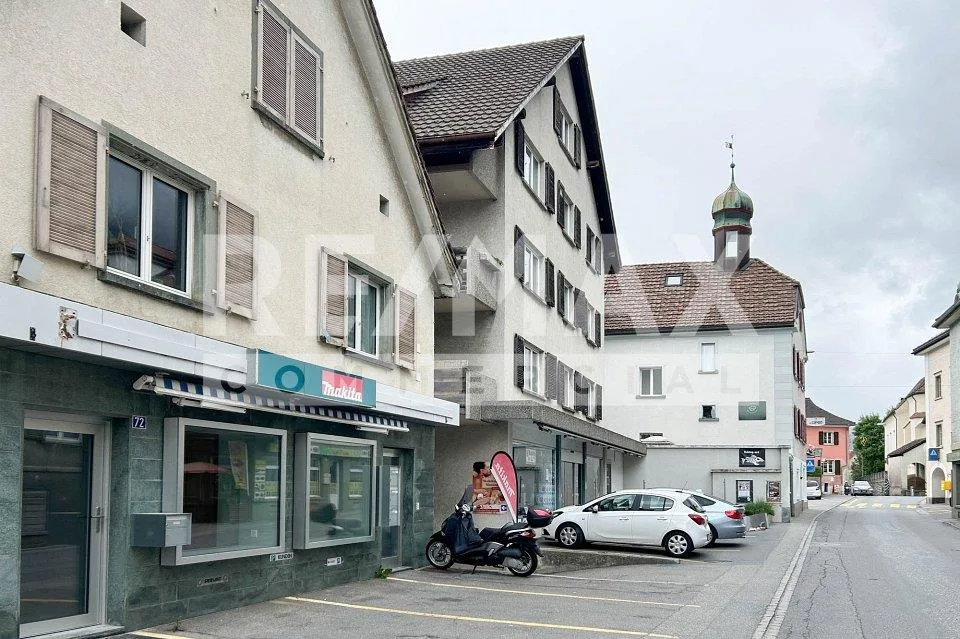 Neu renovierter Verkaufsraum oder Büro in Zizers