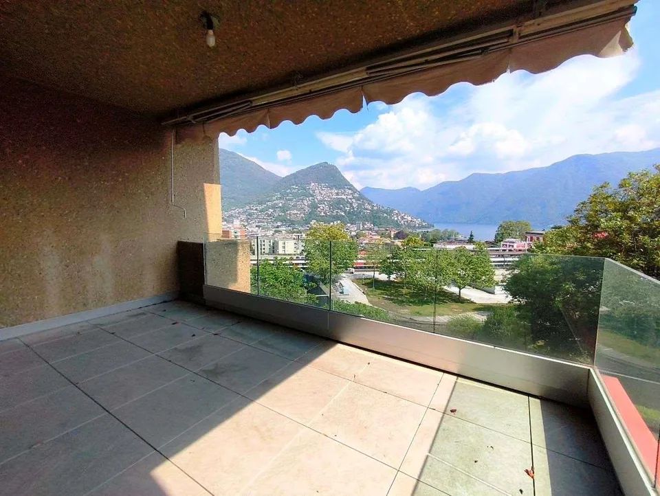 Lugano - Luminoso 2.5 Locali con Grande Terrazza e Splendida Vista Lag