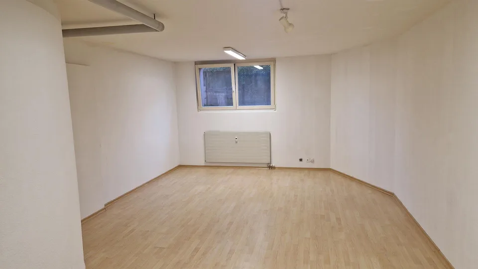 Bastelraum an ruhiger Lage
